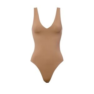 Scoop Neck Seamless Bodysuit in Tan